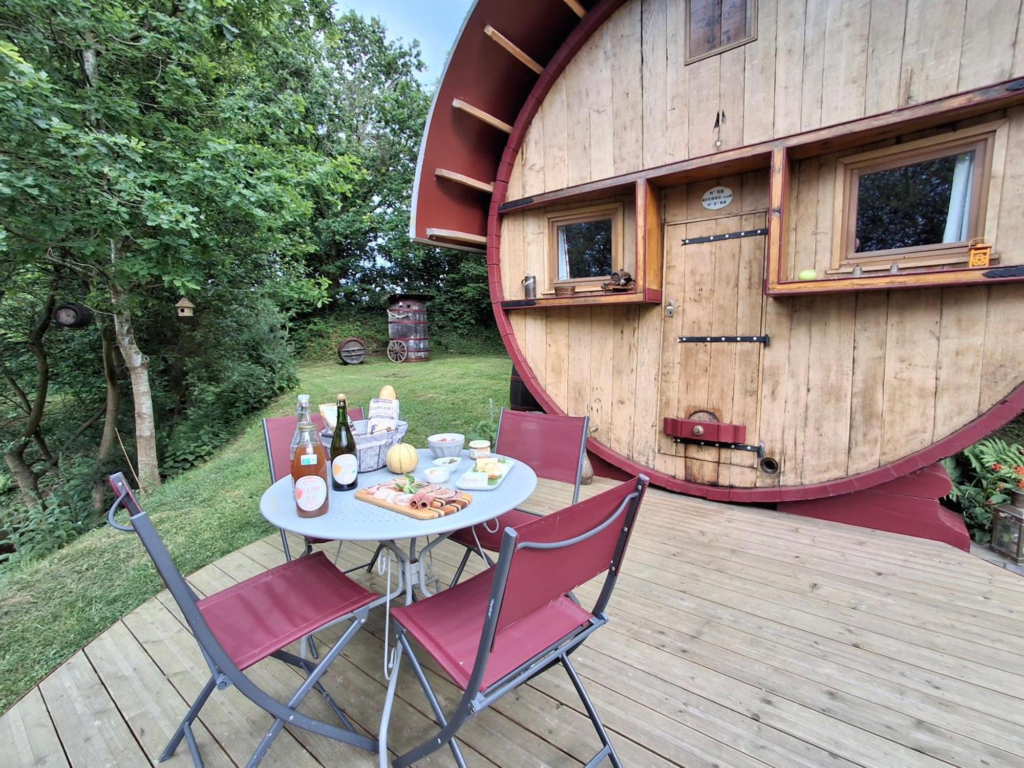 L'Authentique Tonneau A Cidre D'Emma Villa Litteau Exteriör bild